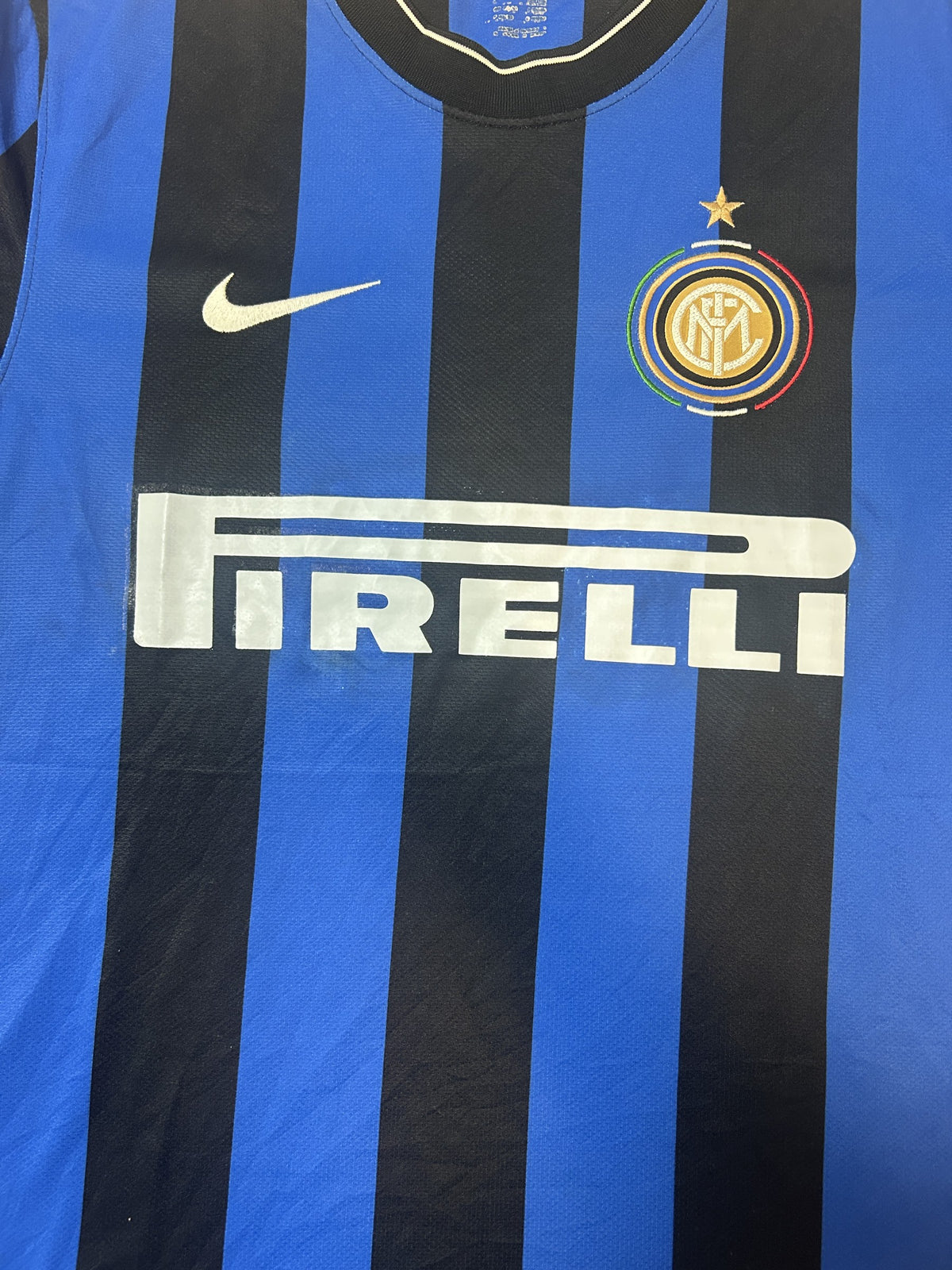 Pirelli sponsor and crest close-up