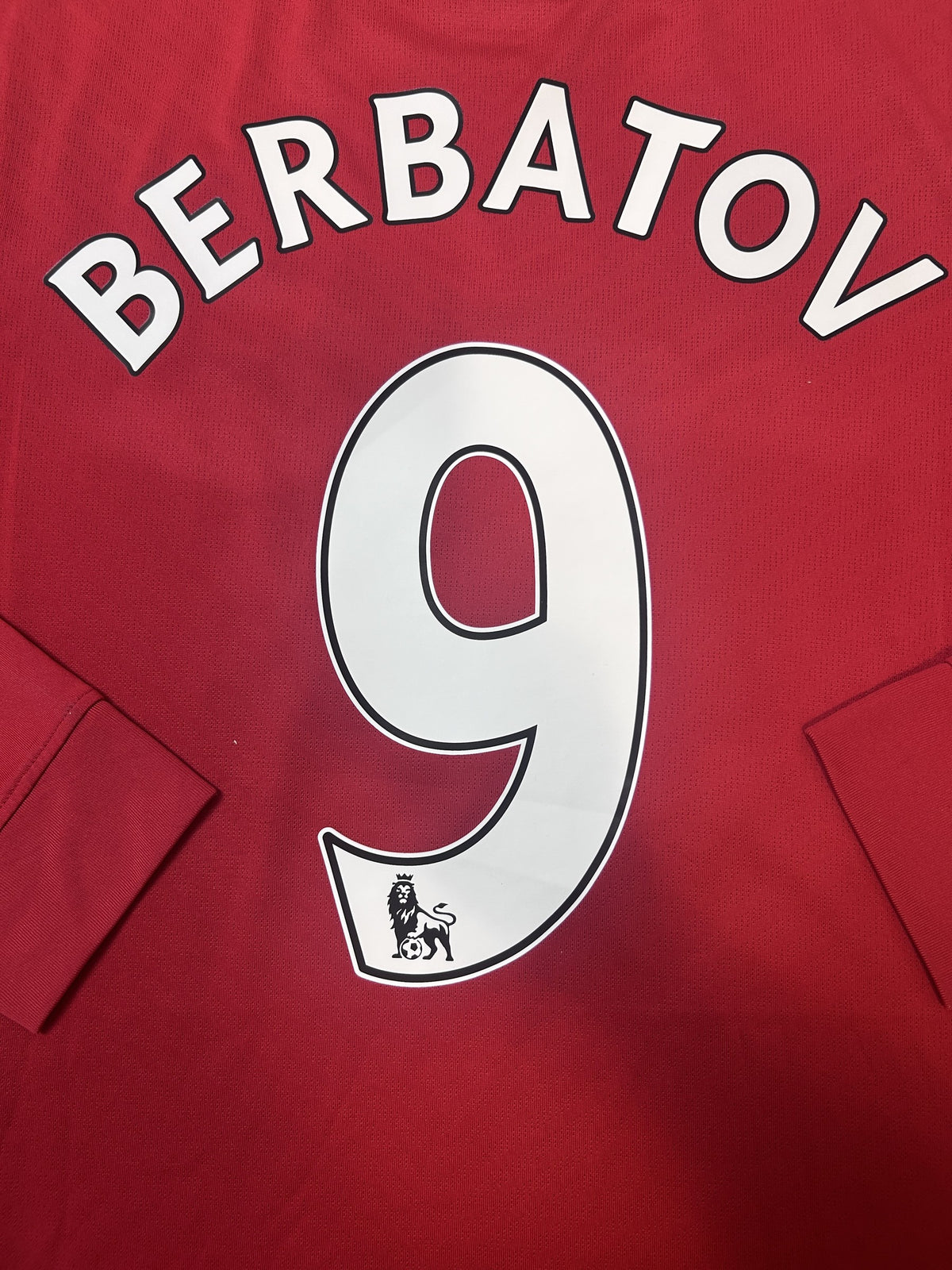 BERBATOV 9 name and number close-up
